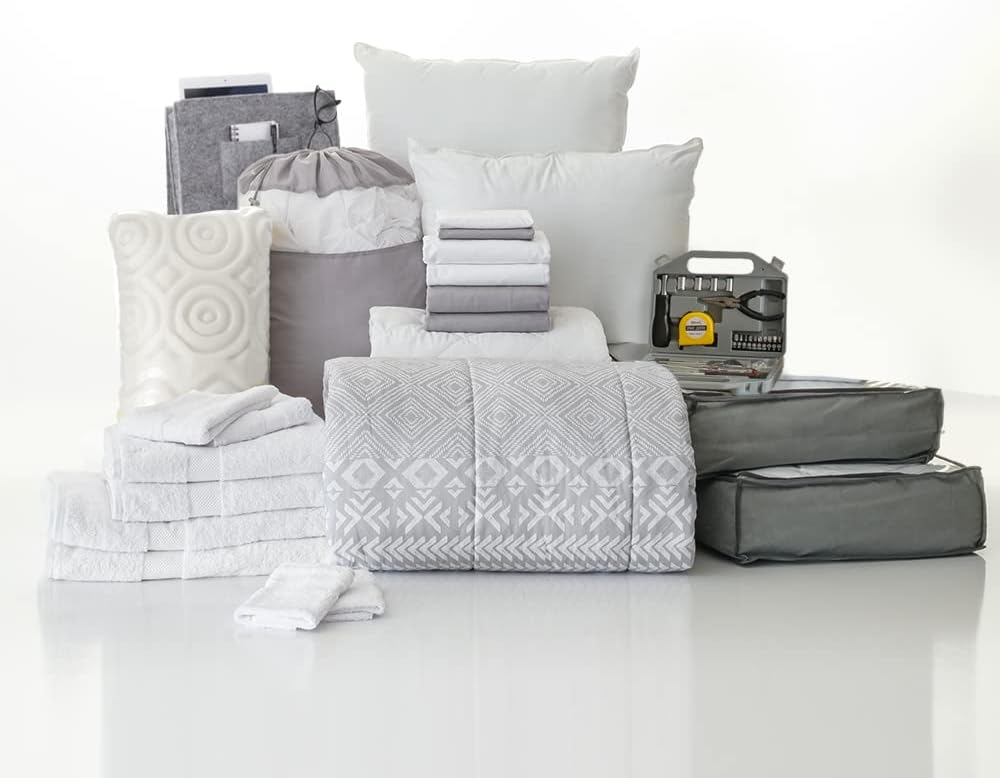 Twin XL Blue and Navy Bedding Bath Set with Trunk K554784