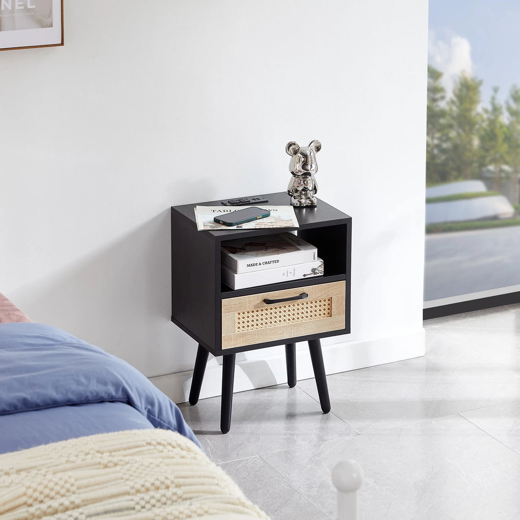 15.75" Rattan End Table with Power Outlet & USB Ports I9619