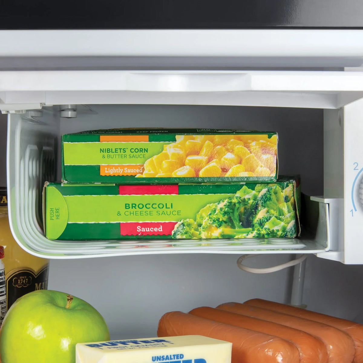 1.6 Cu Ft Black Refrigerator Freezer D329
