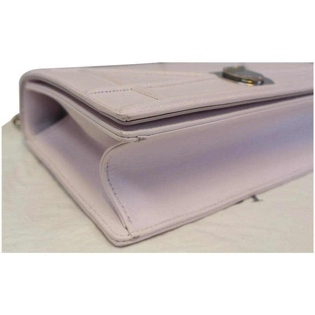 Pre-owned White Leather Medium Shoulder Bag L15311