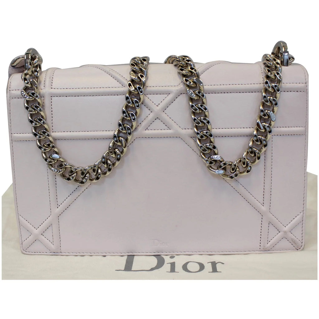 Pre-owned White Leather Medium Shoulder Bag L15311