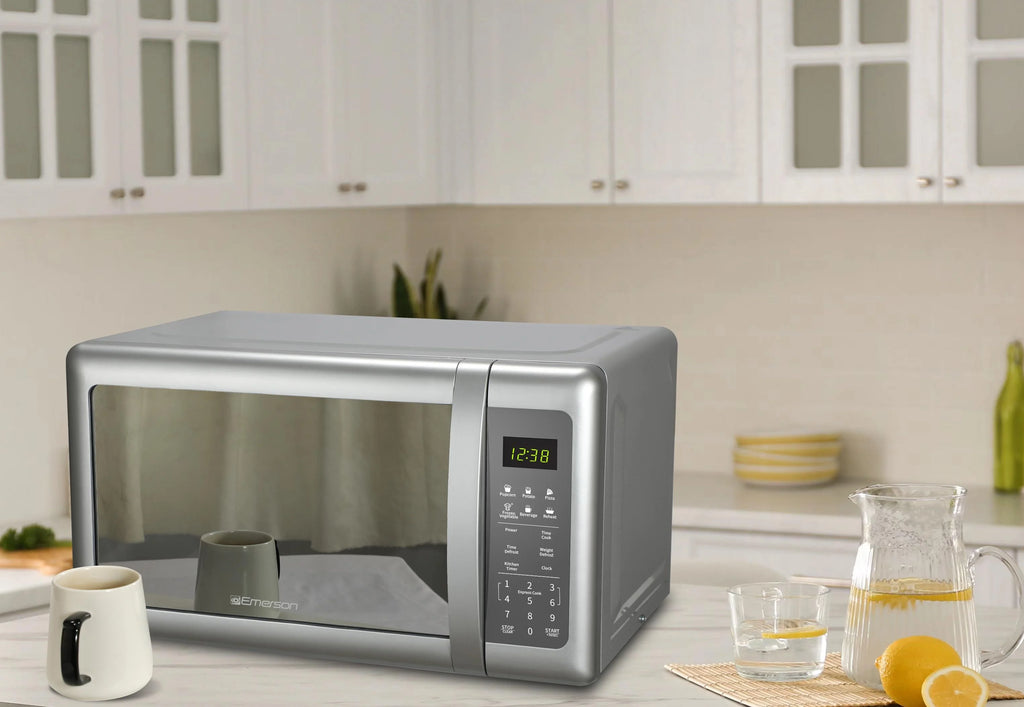 0.7 Cu Ft 700W Touch Control Microwave Oven U578