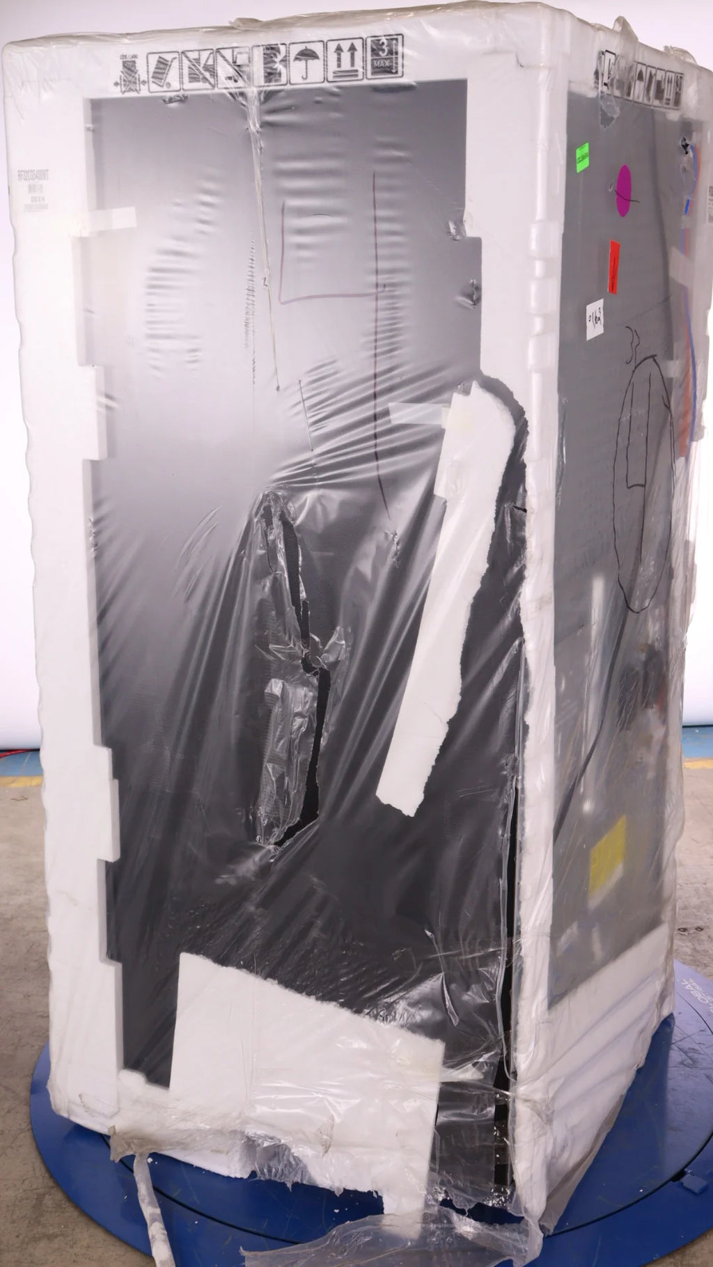 36 In. 30.5 Cu. Ft. Matte Black Steel 3 Door French Door Refrigerator M749544