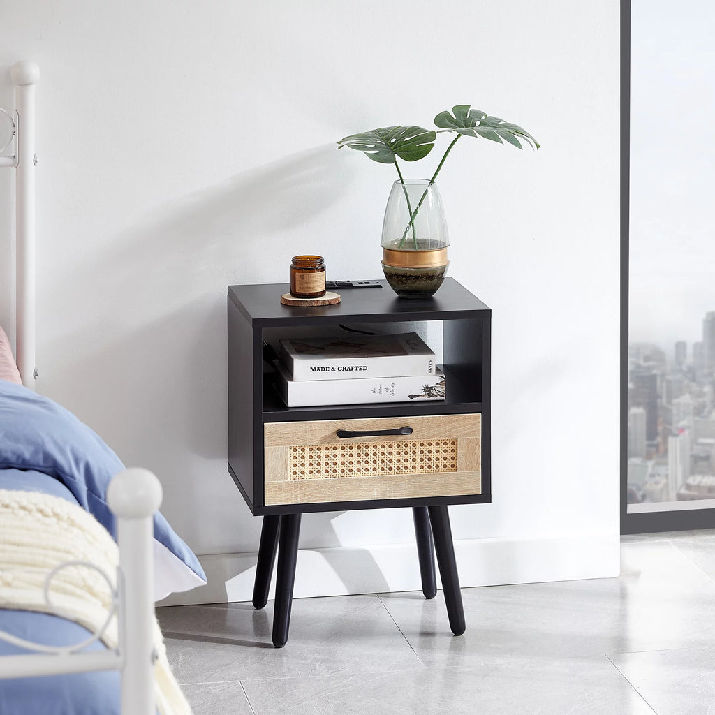 15.75" Rattan End Table with Power Outlet & USB Ports I9619