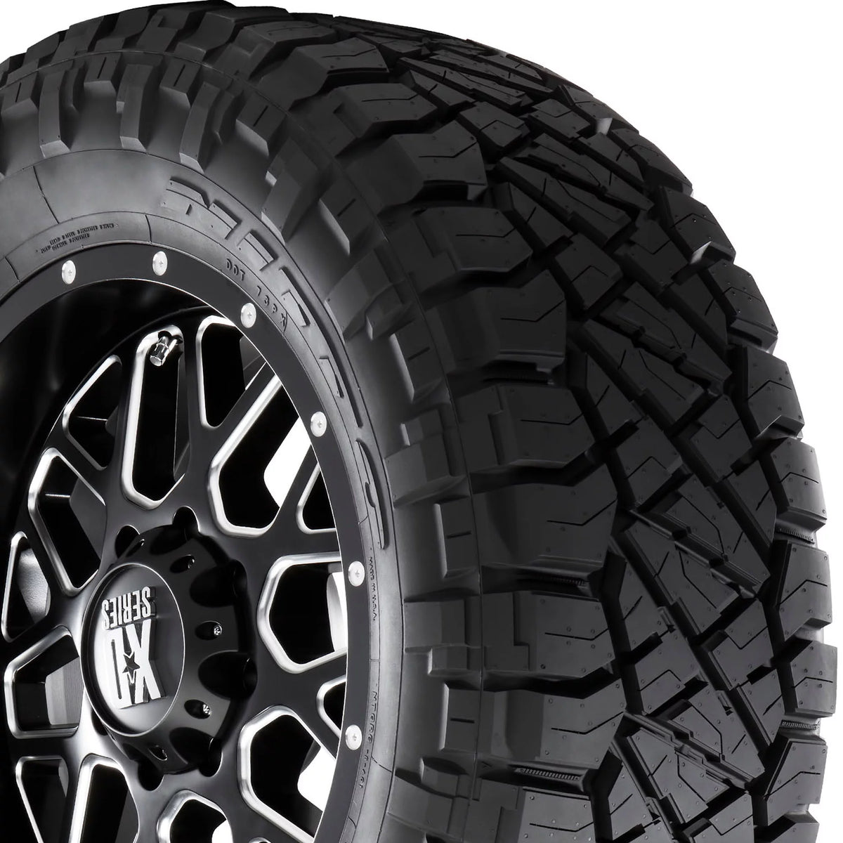 275/60R20XL 116T BSW Tire T42926