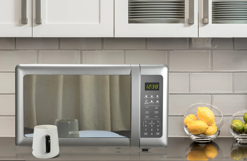0.7 Cu Ft 700W Touch Control Microwave Oven U578