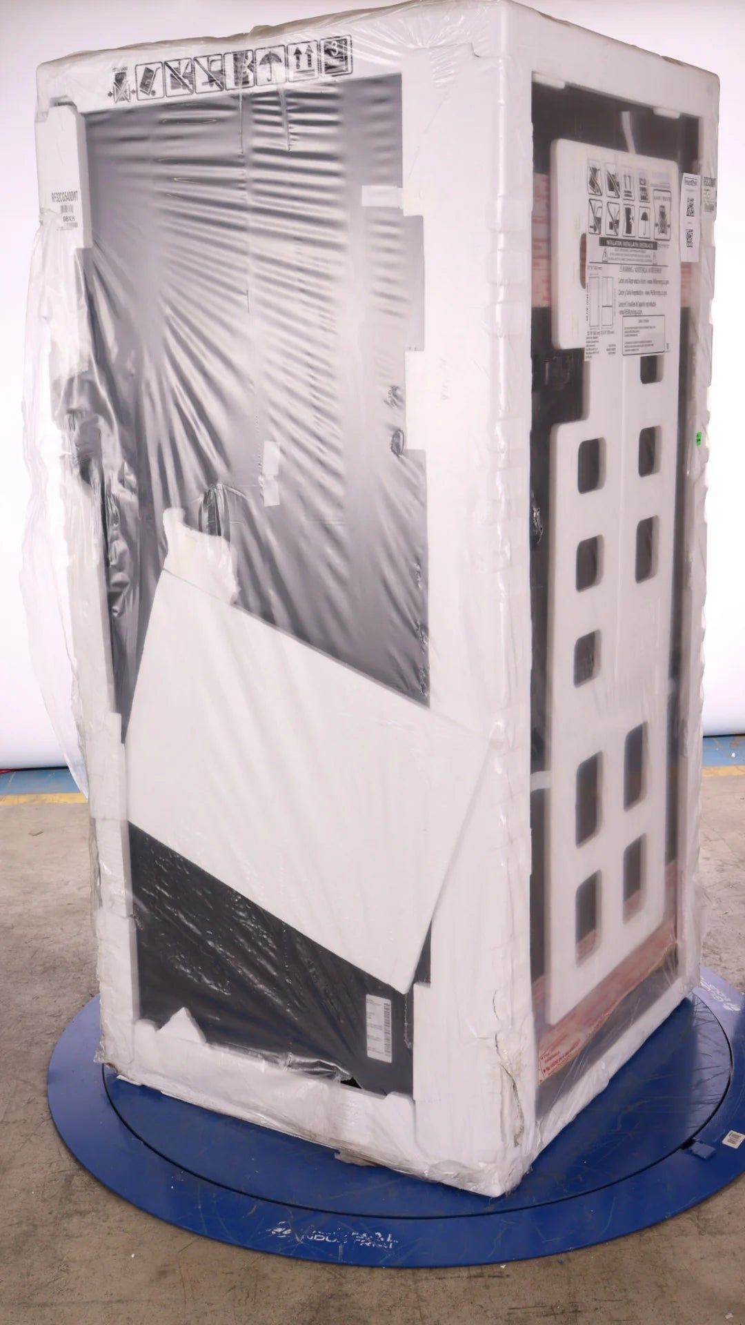 36 In. 30.5 Cu. Ft. Matte Black Steel 3 Door French Door Refrigerator M749544