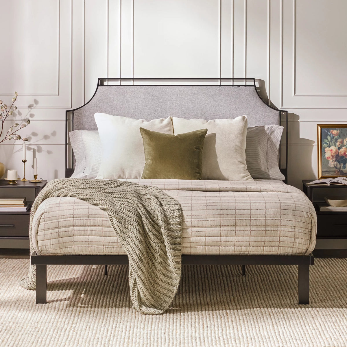 Queen Upholstered Metal Bedframe O22460