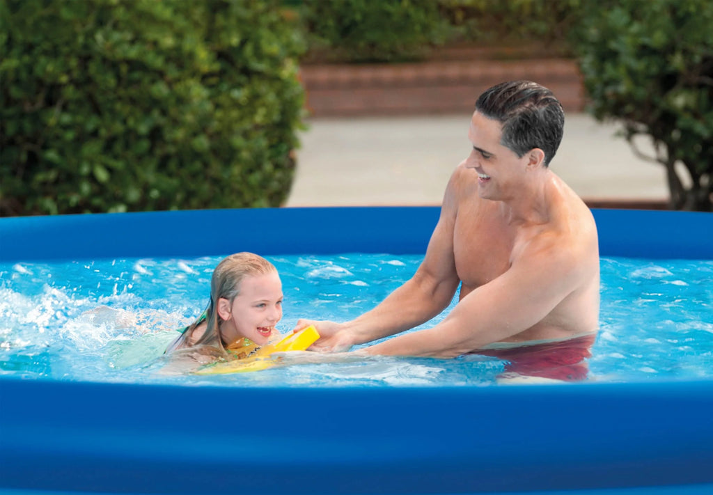 13' x 32 Above Ground Swimming Pool with Filter Pump & Cover D8805