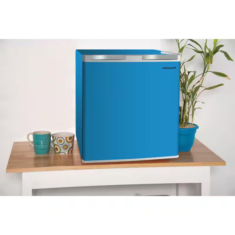 Blue 1.6 cu. ft. Mini Fridge with Freezer O996