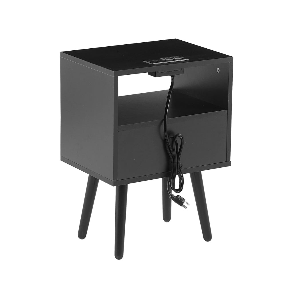 15.75" Rattan End Table with Power Outlet & USB Ports I9619