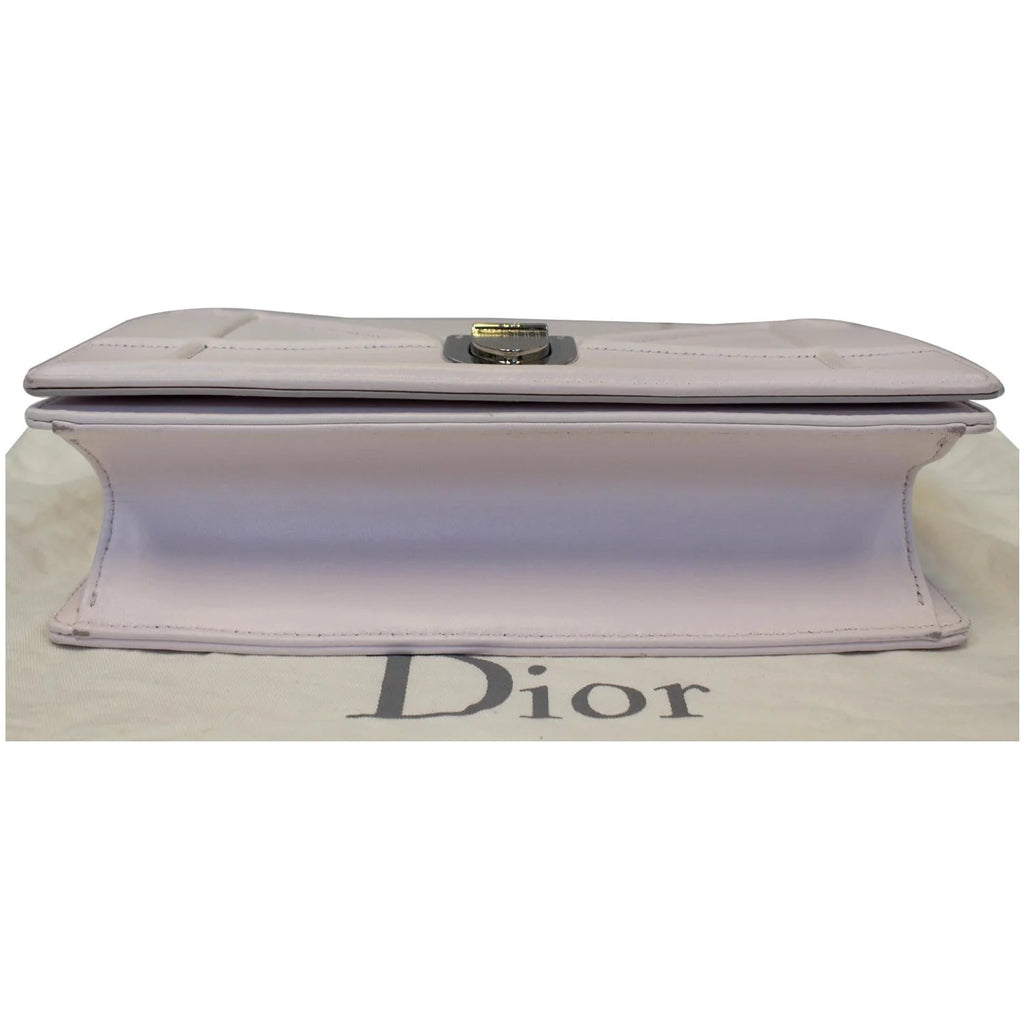 Pre-owned White Leather Medium Shoulder Bag L15311